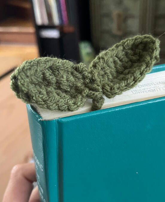 Budding Leaf Bookmark. Pattern by Tying An End.